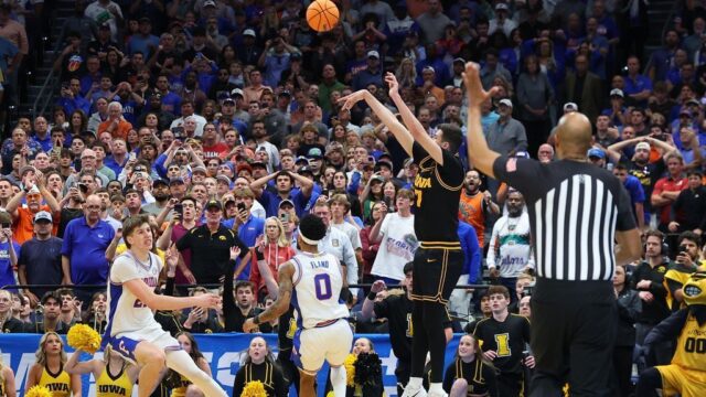 Iowa kalahkan Florida dalam NCAA March Madness dengan skor 73-72