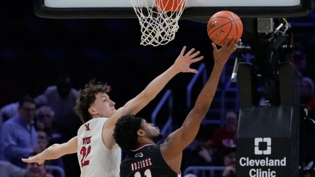 Kekalahan Miami (Ohio) dari UMass di turnamen NCAA