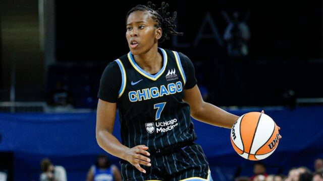 Ariel Atkins bergabung dengan Los Angeles Sparks setelah trade dari Chicago Sky.